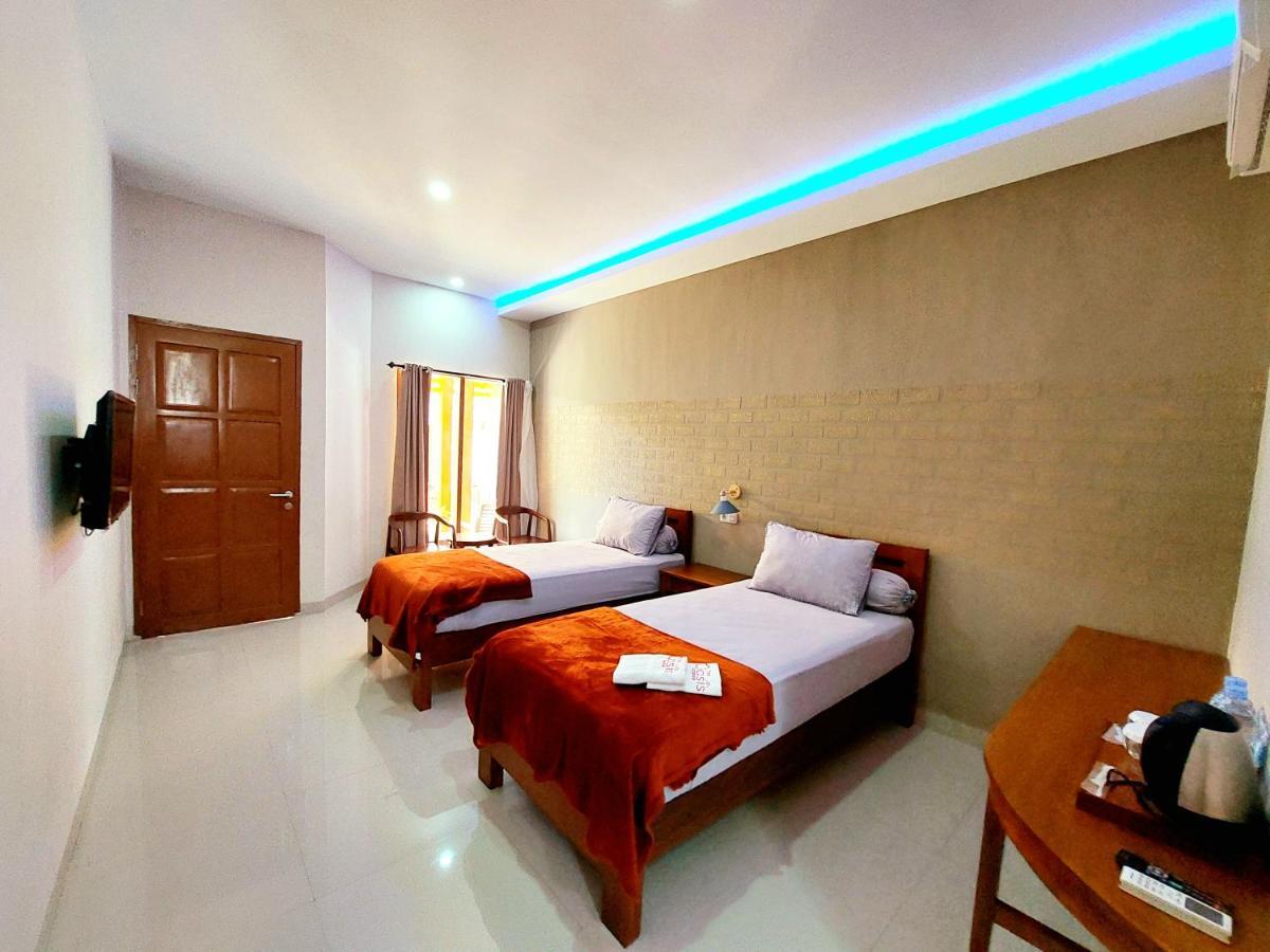 Oasis Hotel Ampana Buitenkant foto