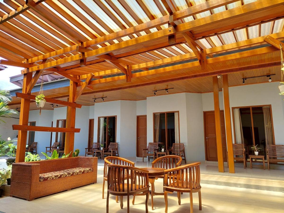 Oasis Hotel Ampana Buitenkant foto
