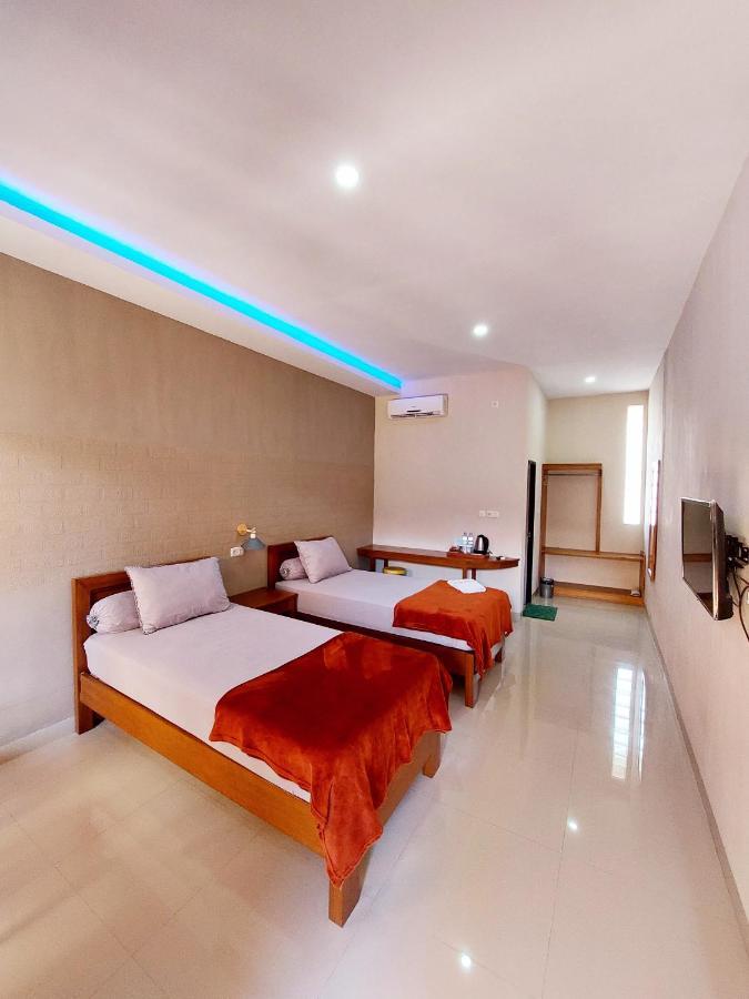 Oasis Hotel Ampana Buitenkant foto