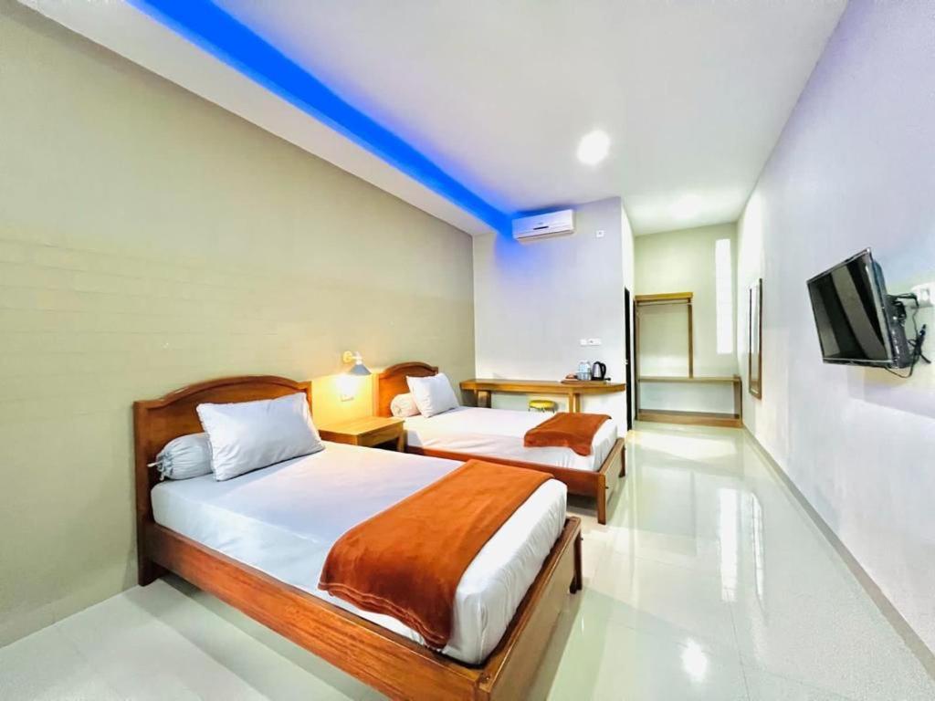 Oasis Hotel Ampana Buitenkant foto